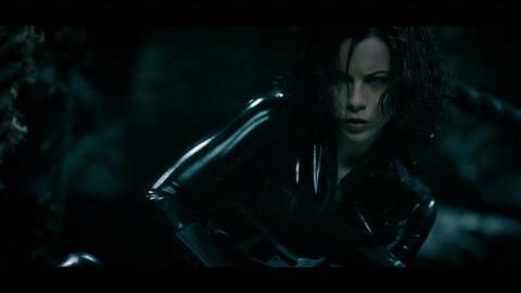 黑夜传说2：进化,进化——黑暗势力崛起，命运之战再启