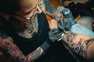 纹身师